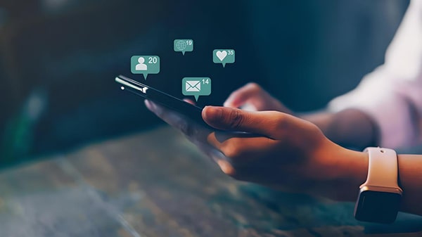 请问一下在5173上买lol账号流程，和选择客服的经验，最近听说交易很不安全，请大神解答？